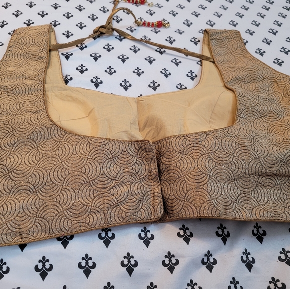 Sari - Picture 11 of 16